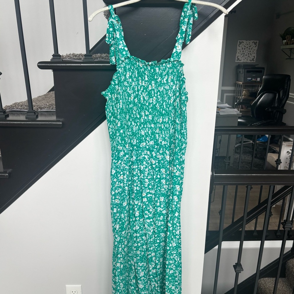 Green Summer dress with white flowers: size is a woman’s XL but fits like a L.